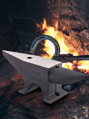 Load image into Gallery viewer, SucceBuy 10-60Kg Steel Single Round Horn Anvil Steel Block Blacksmith Bench Tool Jewelry Making Manual Equipment for Metalsmiths