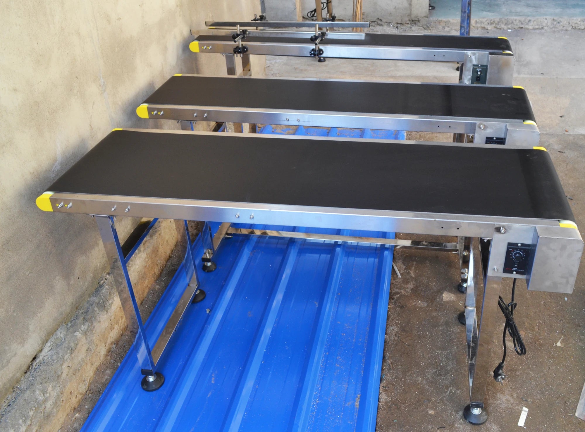 1500MM 1200MM 1000MM 750mm Steel Conveyor Belt Machine 200-500mm Width Adjustable Guardrail for Automatic Electrical Industrial