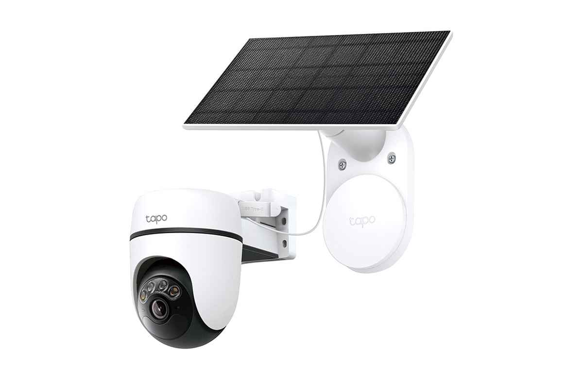 TP-Link Solar-Powered Pan/Tilt Security Camera Kit | TAPOC610KIT